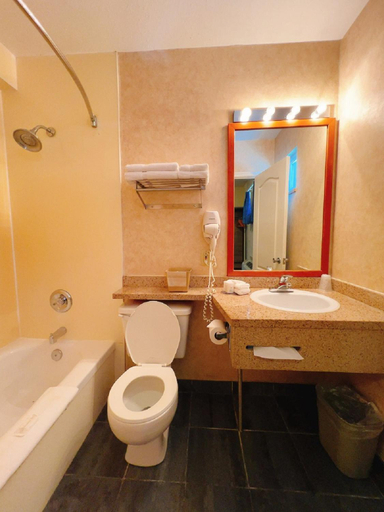 Bathroom 4, North Vancouver Hotel, Greater Vancouver