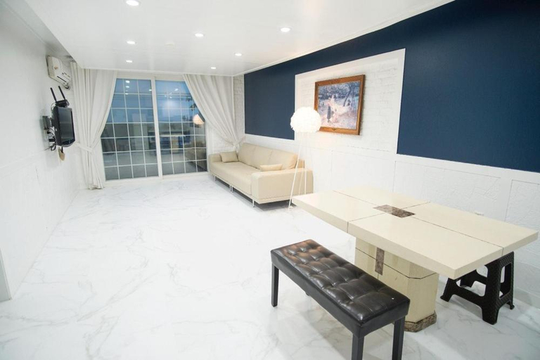 Others 5, Taean Syaron Pension, Taean