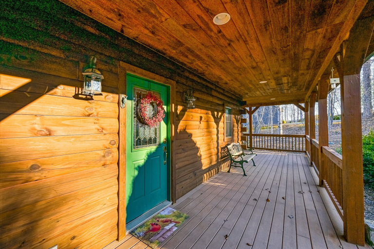 Terrace/patio 5, Sunset-starshine - Inviting Waterfront Cabin With hot Tub, Kayaks, Bedford