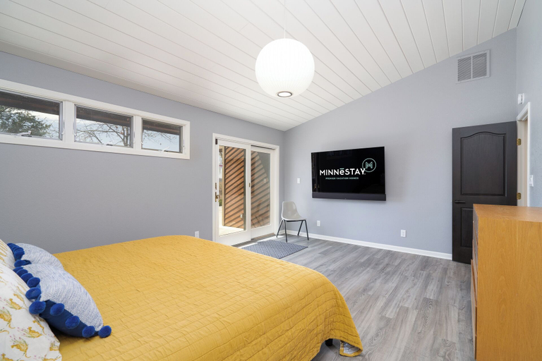 Bedroom 2, Riverfront Inn, Pierce