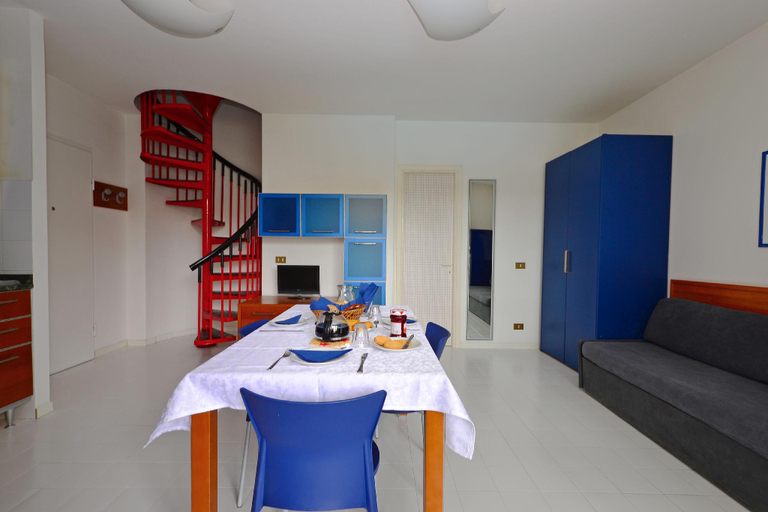 5, Inviting apartment with pool and solarium, Udine