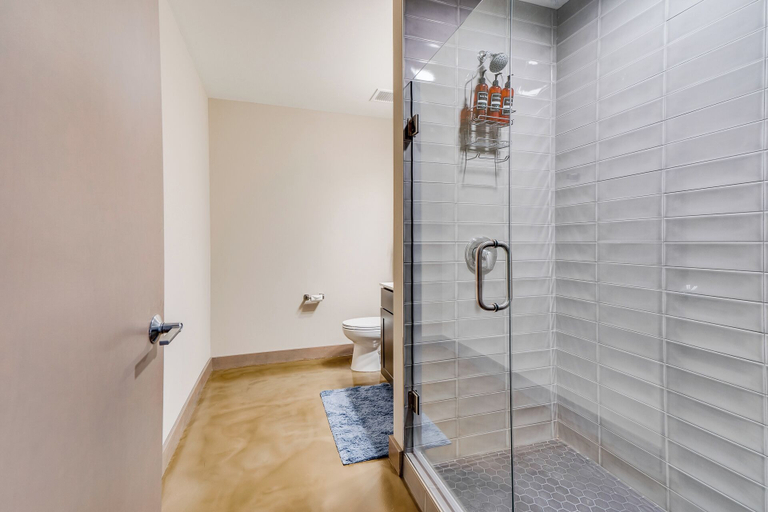 Bathroom 4, Sable 805 - Two Bedroom, Hennepin
