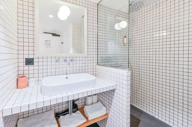 Bathroom 3, Hôtel Habituel, Paris