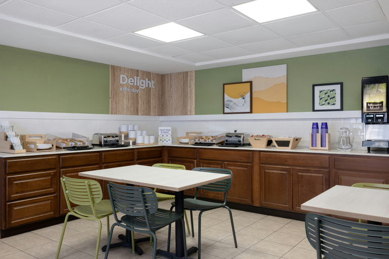 Food & Drinks 5, Spark by Hilton Bentonville, Benton