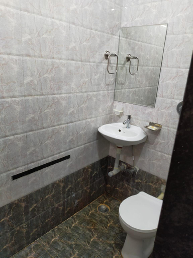 Bathroom 3, Hotel SR Executive Akola, Akola