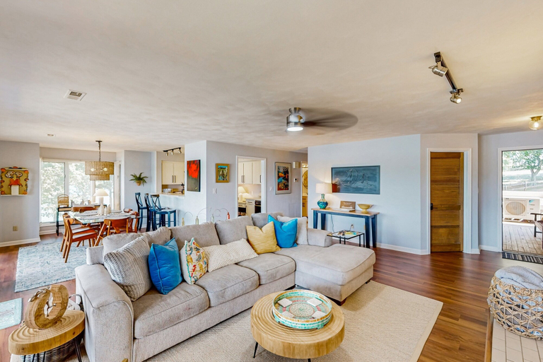 Living area 3, Another Tequila Sunrise - Lakefront Condo W/breathtaking Views & Wheelchair Accessibility, Franklin