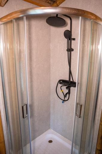 Bathroom 4, Treehouse de Valentine, Balamban