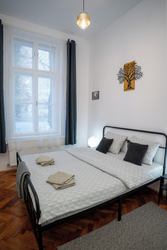 Room 3, Barrique Republicii 16, Brasov