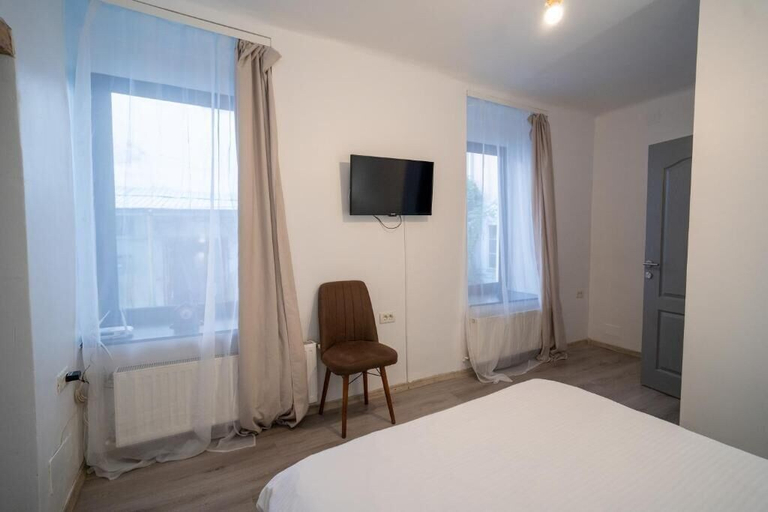 Room 5, Barrique Weiss, Brasov