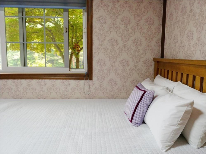 Bedroom 2, Yang Yang Sangol Yeohang Pension, Yangyang