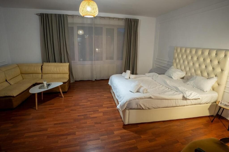 Room 5, Barrique Eminescu 14, Brasov