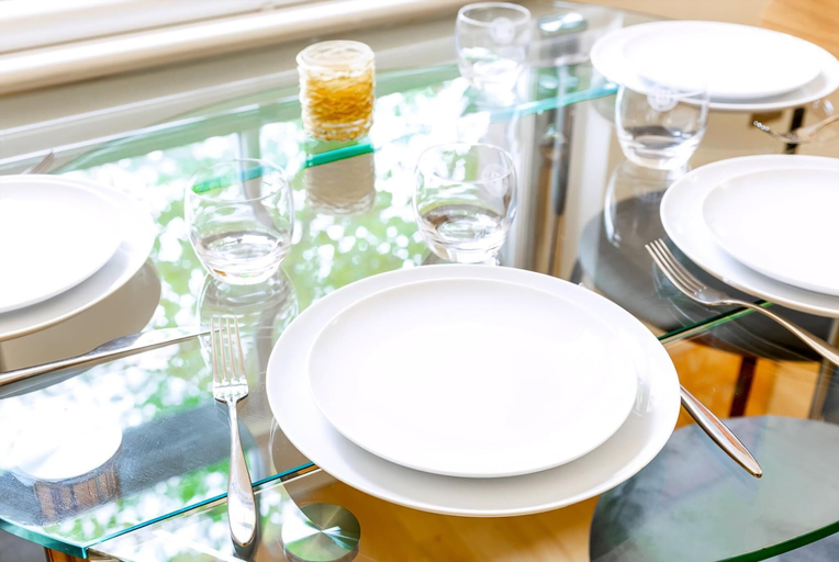 Food & Drinks, Bright & Comfortable Angel Apartment, London