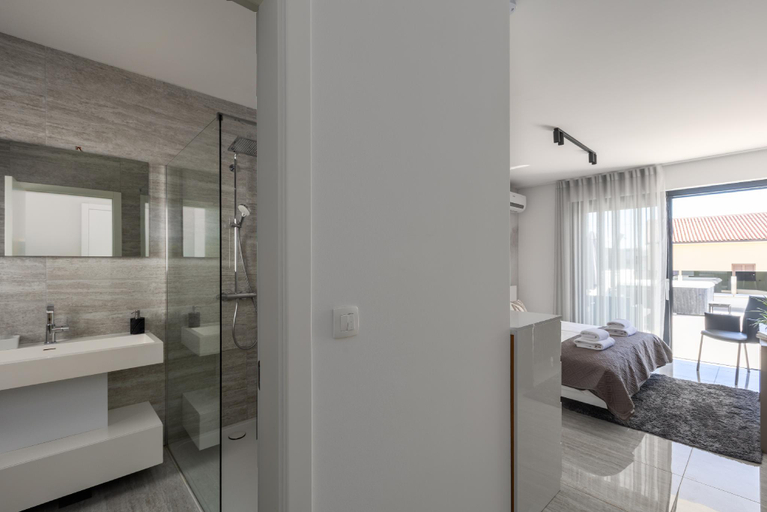 Others 5, Villa Villa Sandi, Novigrad