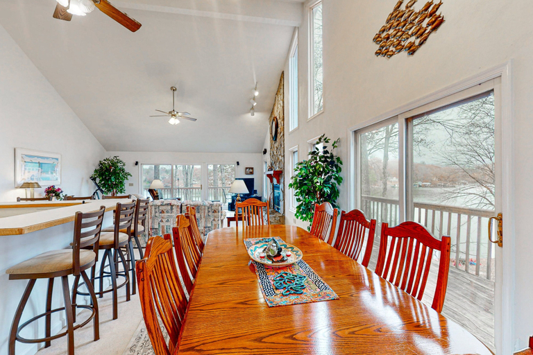 Room 2, A Kerr Home - Waterfront Home With Private Dock, Lake Views, Kayaks, Paddleboat, & Pool Table, Bedford