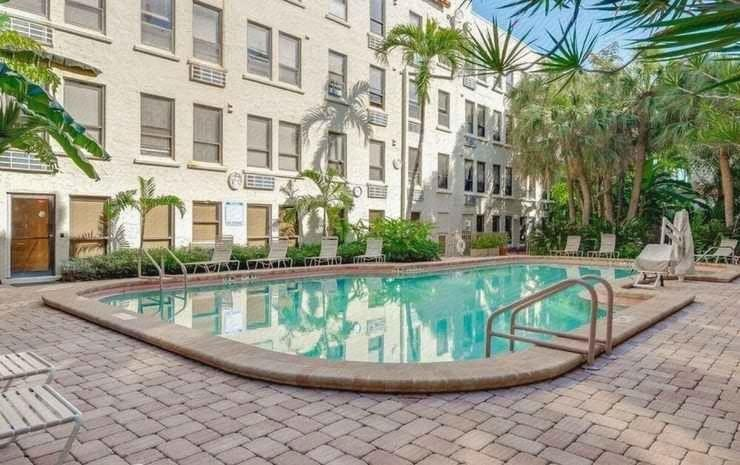 Sport & Beauty, Palm Beach Historic Inn, Palm Beach