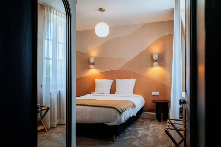 Bedroom 2, Hostellerie Saint Louis, Nord