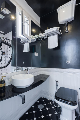 Bathroom 4, Weaver Suites By Dimorra, Napoli