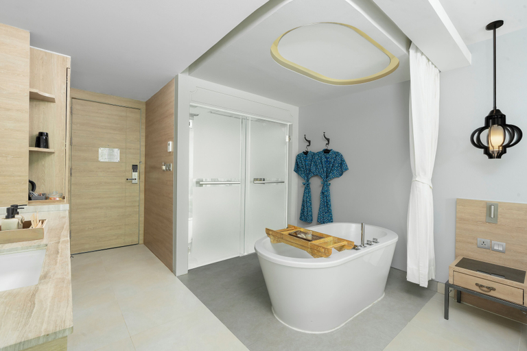 Bathroom 5, AtEase Phuket Patong, Phuket Island