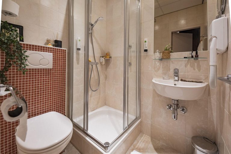 Bathroom 5, Buitenplaats de Bergse Bossen, Driebergen-Rijsenburg