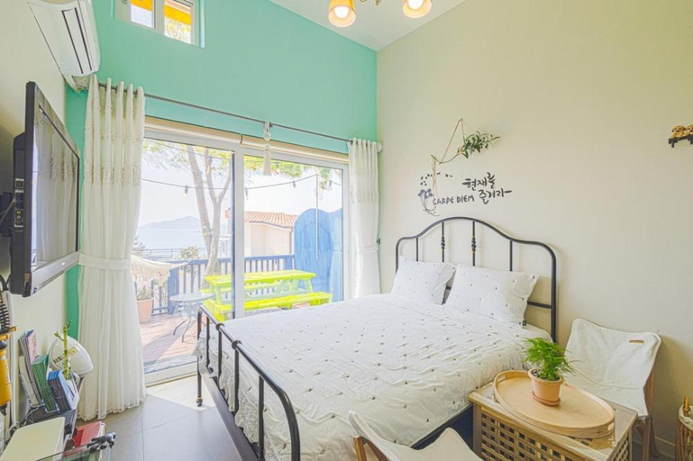 Bedroom 2, Namhae arahil pension, Namhae