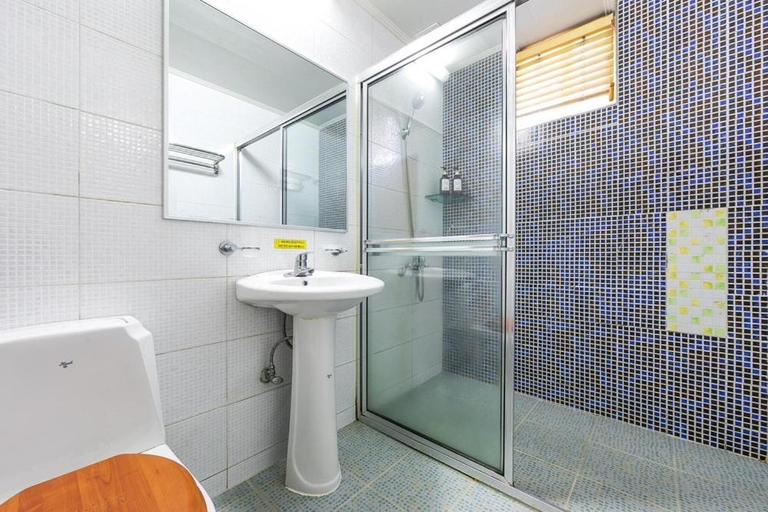 Bathroom 3, Healing beach pension, Taean