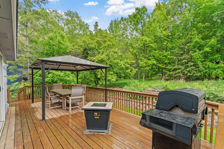 Others 5, Ultimate Family Fun Escape, Hennepin