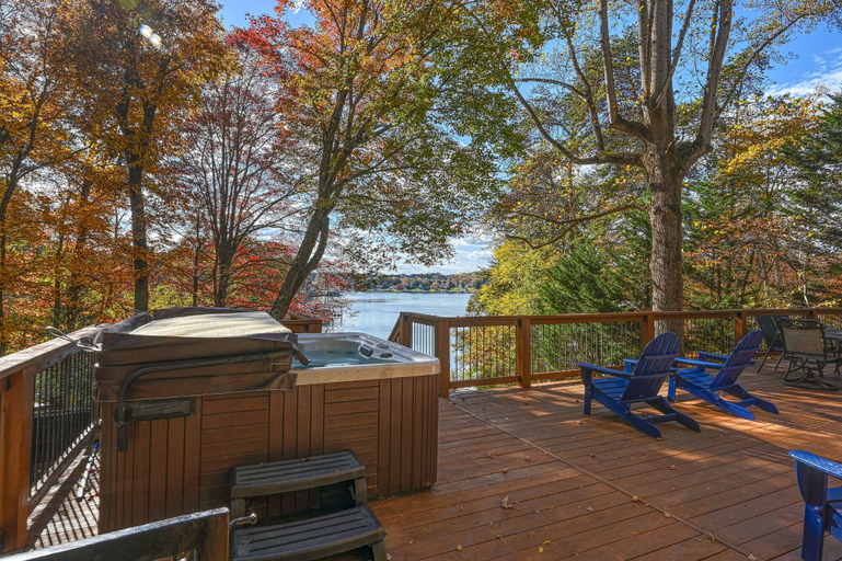 Outdoor spa tub 4, Herons Rest - Lakefront Home With Dock, Pool Table, & hot tub - Dogs OK, Bedford