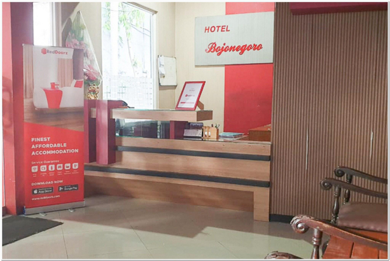 Lobby 5, Formerly RedDoorz near Bojonegoro Train Station, Bojonegoro
