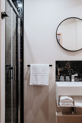 Bathroom 3, Hostellerie Saint Louis, Nord