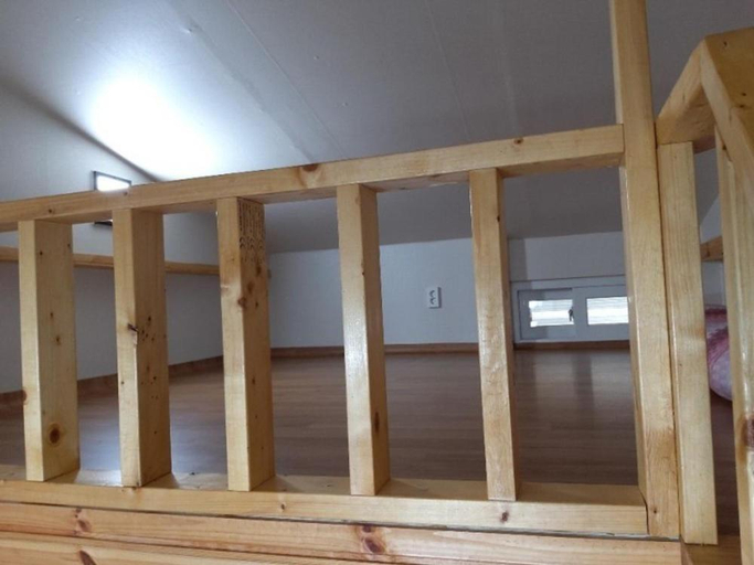 Bedroom 2, Sangjoo munjangdae healing house, Sangju