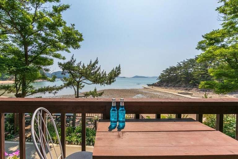 Others 5, Healing beach pension, Taean