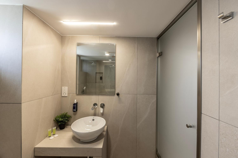 Bathroom 5, Stephanos Hotel Apartments