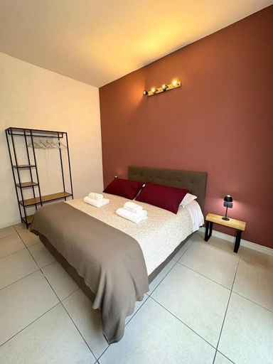 Room 4, Catullo 12, Verona