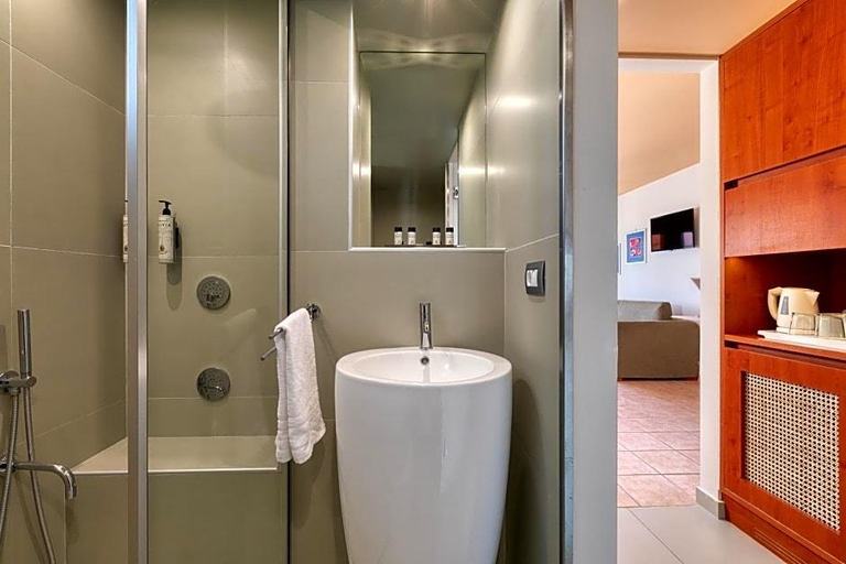 Bathroom 4, Flisvos Hotel Tolo, Peloponnese
