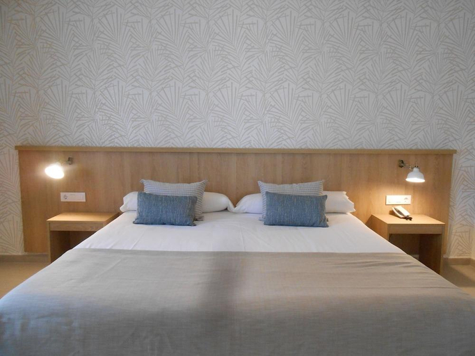 Bedroom 2, Los Olivos Beach Resort, Santa Cruz de Tenerife