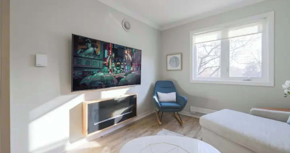 Others 5, Casa Hotels: Modern 2BR Suite in Leslieville, Toronto