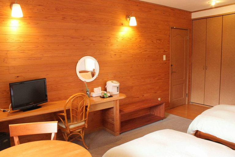Bedroom 2, Mantenbo, Unknown7