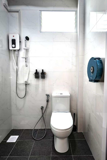 Bathroom 3, Gusti Bed & Breakfast Singapore, Singapore