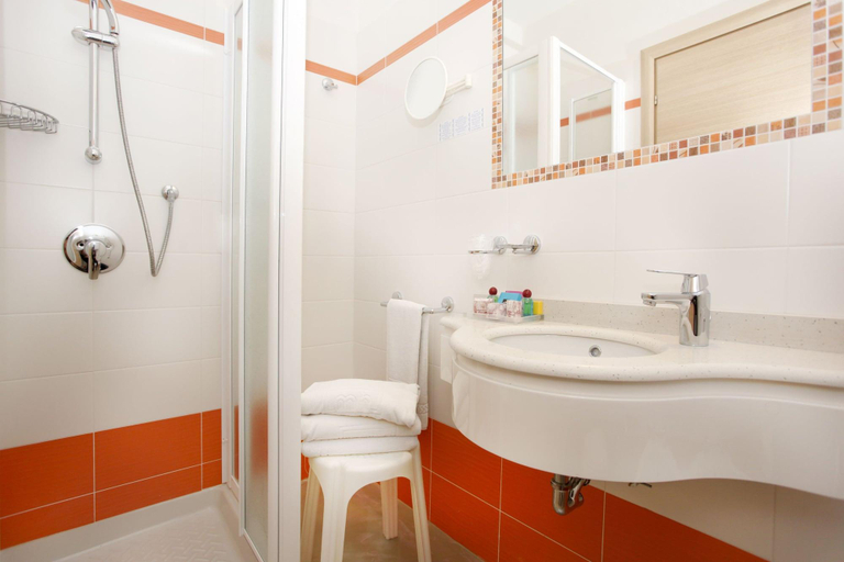 Bathroom, Hotel Miorelli, Trento