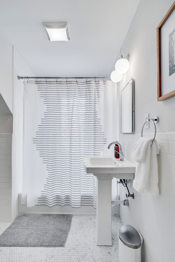 Bathroom 3, Nokomis Blue, Hennepin