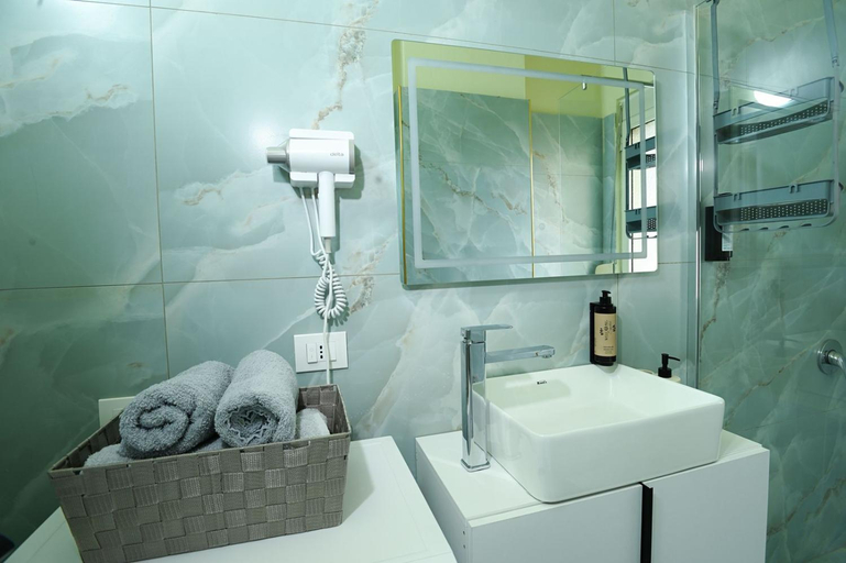 Bathroom 5, Noi Apartments, Durrësit