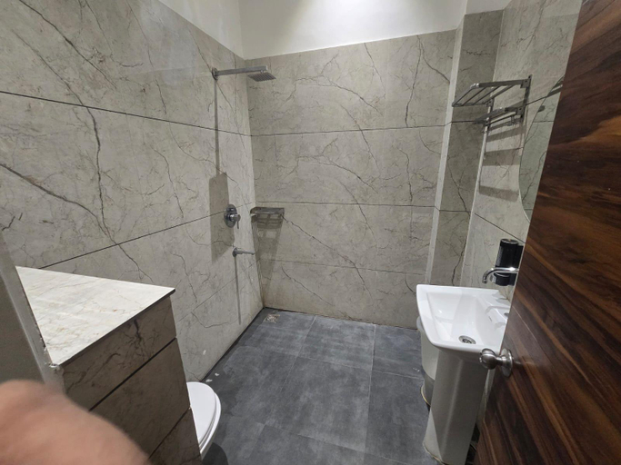 Bathroom 4, Hotel O spark inn, Amritsar