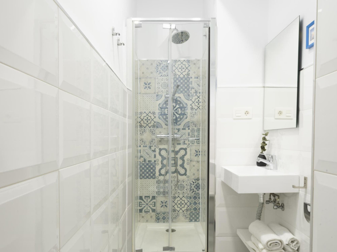 Room 4, 7 Condes 3, Málaga