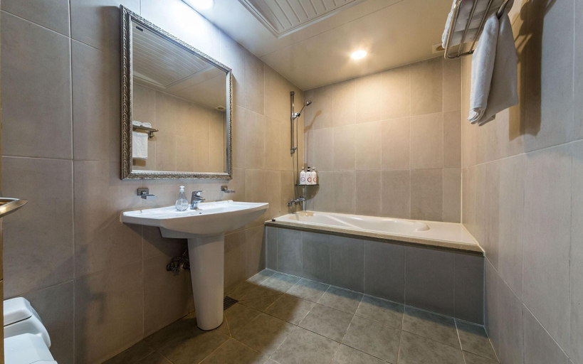 Bathroom 4, Ilsan Baekseok Mirabel, Goyang