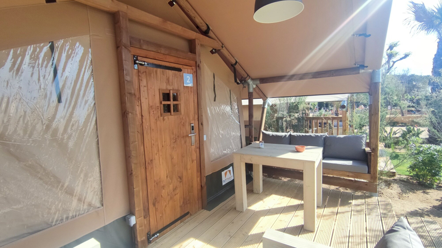 Outdoor dining, Anna Glamping, Valencia