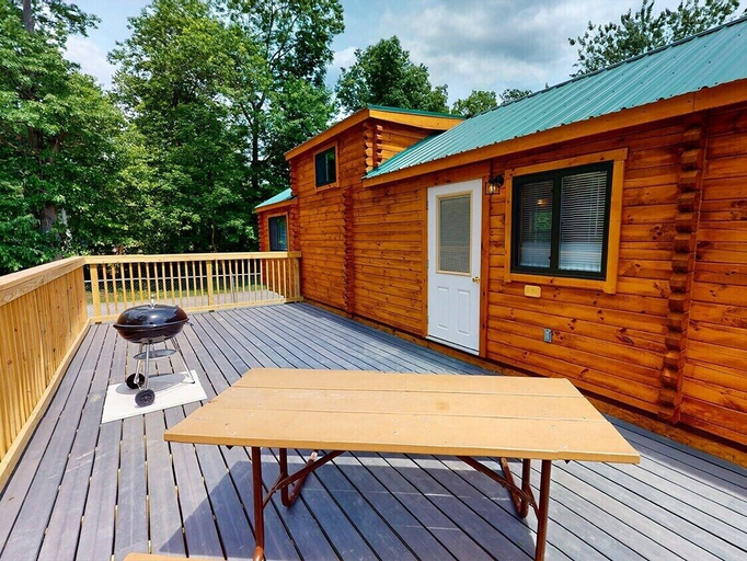 Exterior 3, Splash Magic RV Resort, Northumberland