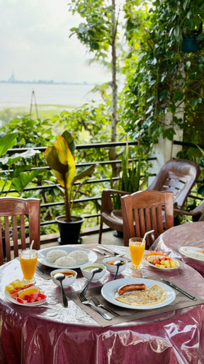 Food & Drinks 4, Lake Edge Resort, N. Palatha Central
