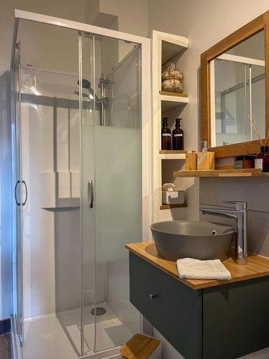 Bathroom 2, La Maison de Laulie, Hautes-Pyrénées