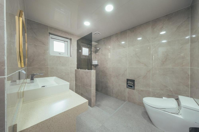 Bathroom 3, Jeju Page672, Seogwipo