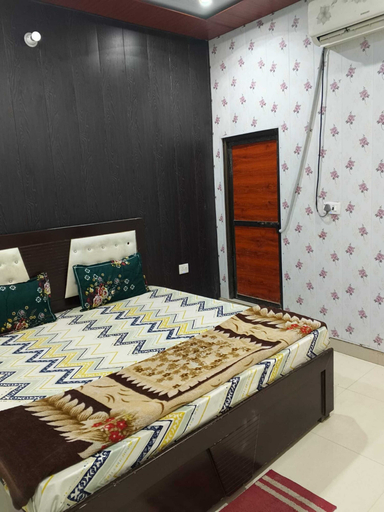 Room 4, Hotel Shree Sanwaliya Inn, Faizabad